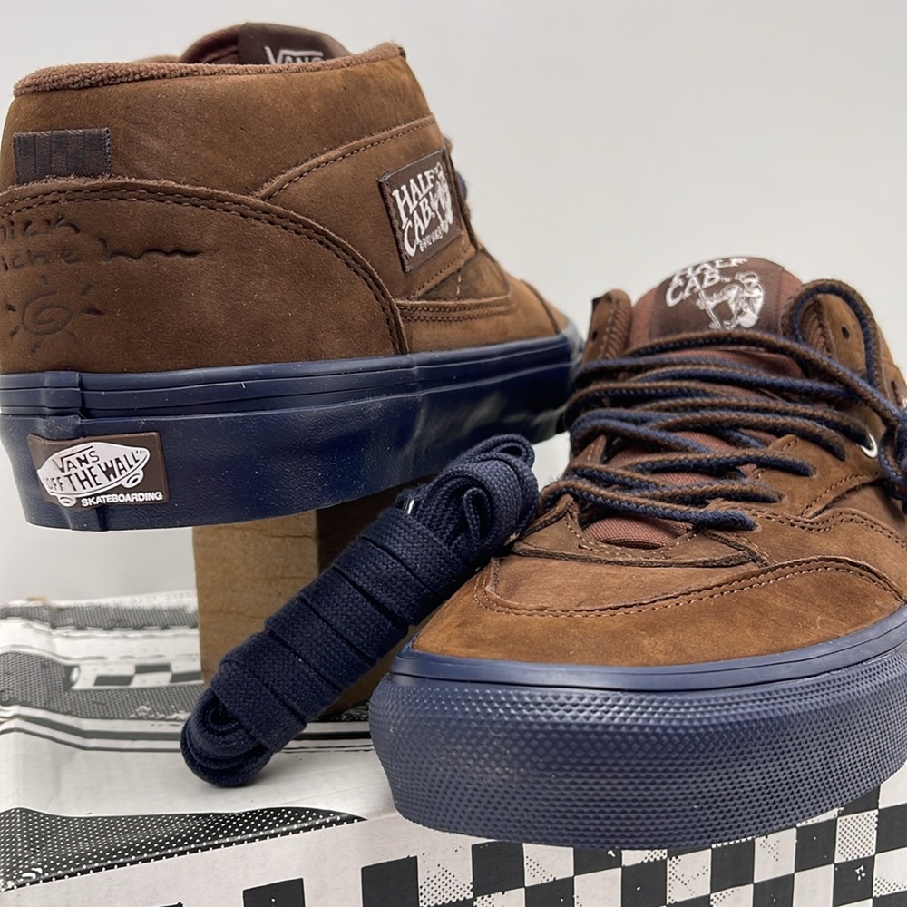 Vans Men’s Skate Half Cab
Nick Michel Brown/Navy
VN0A5KYABF1
Sneakers - Picture 10 of 16